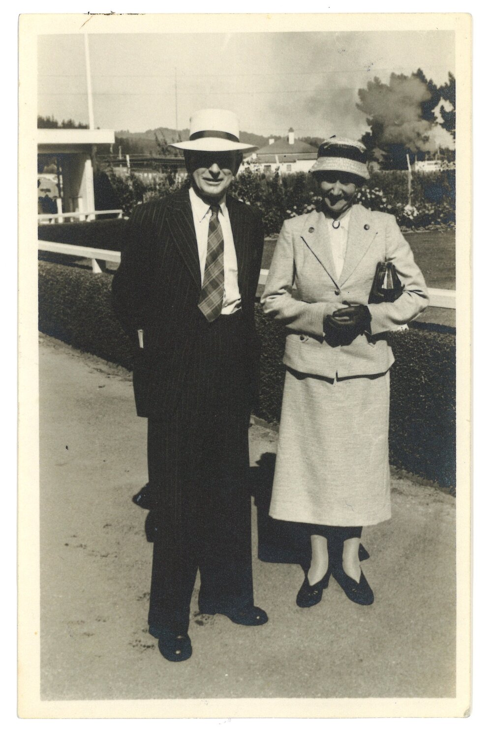 Bob and Myrtle Evans at Lower Hutt