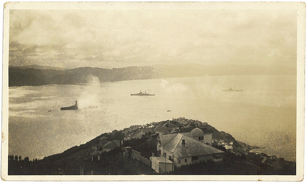 the American armada arrives in Wellington