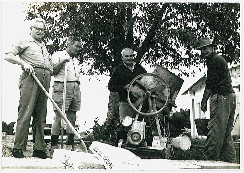 Te Puke Rotarians on a working bee Noel in the centre