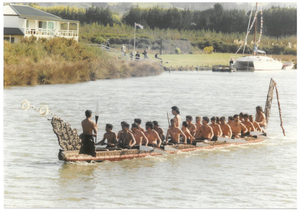 The arrival of the waka on the Uretara River