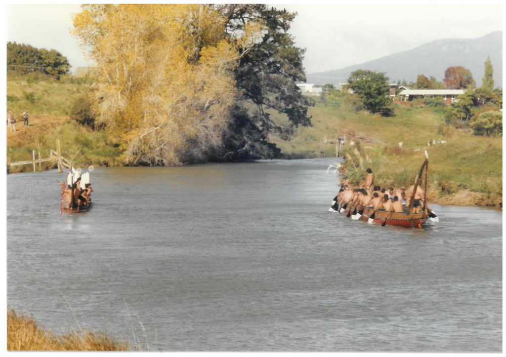 The arrival of the waka on the Uretara River