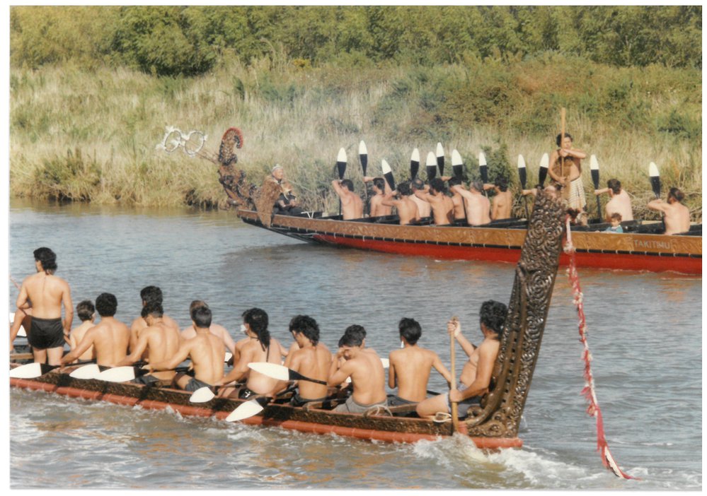 The arrival of the waka on the Uretara River