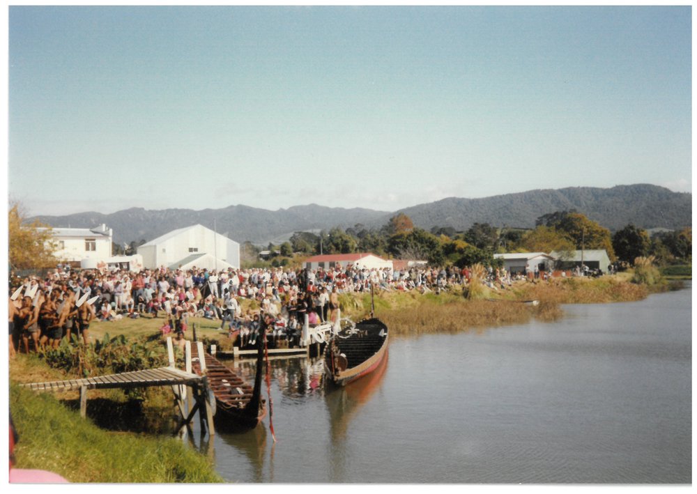 The arrival of the waka on the Uretara River