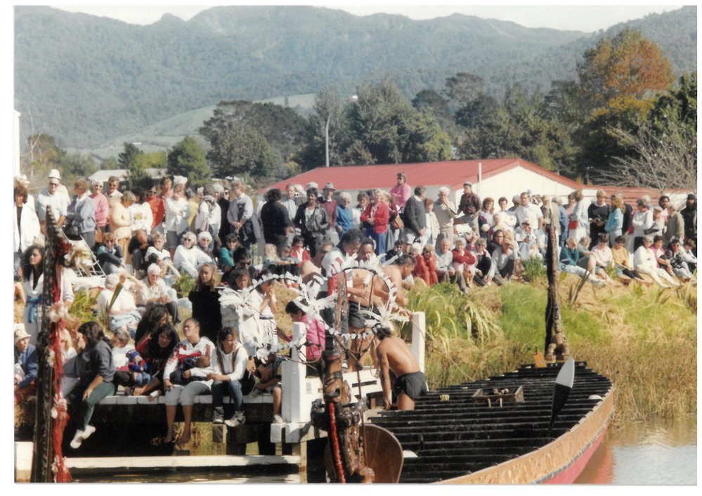 The arrival of the waka on the Uretara River