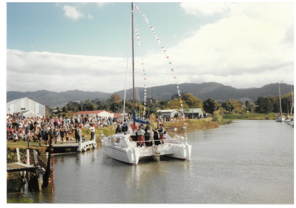 The arrival of the "Royal Barge"