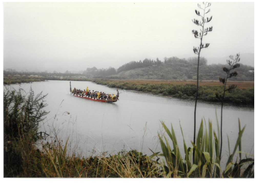 The departure of the waka on the Uretara River