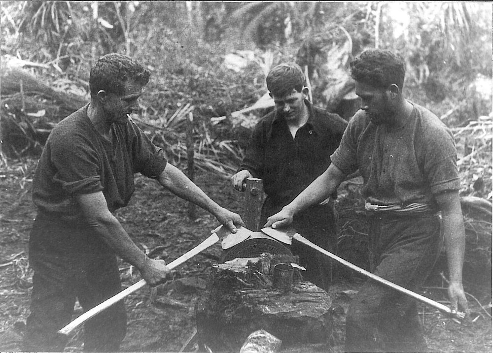 Kauri bushmen with their axes