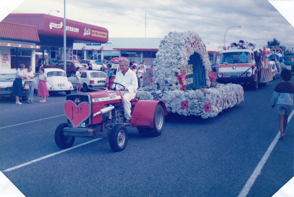 Pakeke Lions float at Christmas Parade 1986
