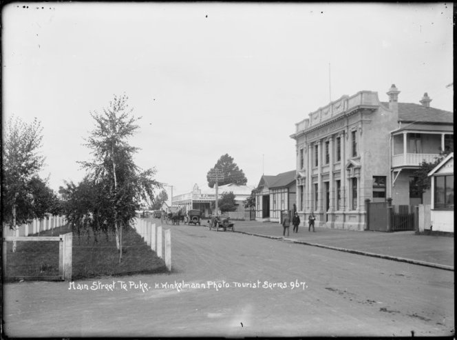 Main street Te Puke c1915