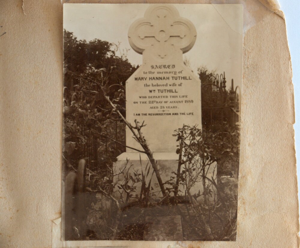 The grave of Mary Hannah Tuthill