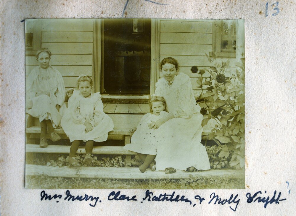 Alma and Kathleen Murray with their mother Annie and cousin Dorothy Wright