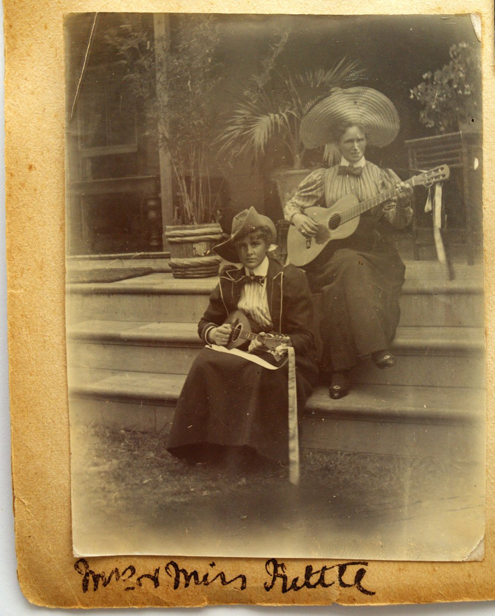 Lena and Louis Kettle entertaining at Katikati.