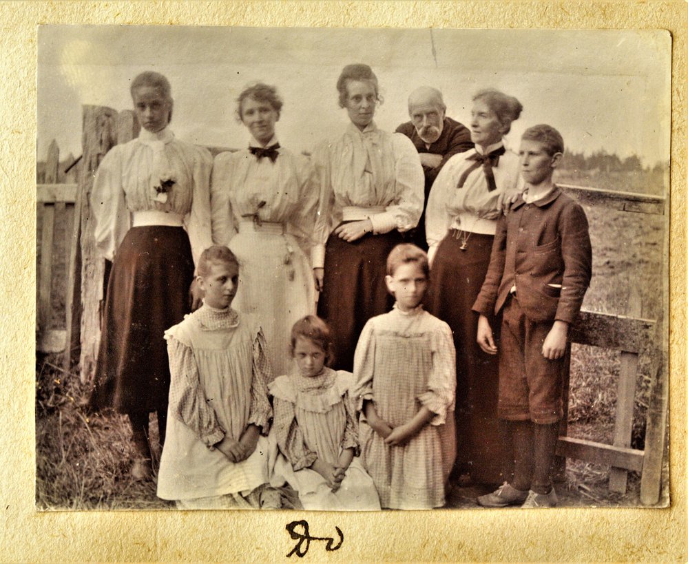 Robert Hunter and family