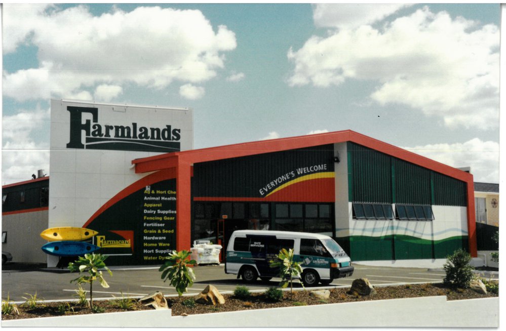 Building the new Farmlands on Boucher Avenue, Te Puke