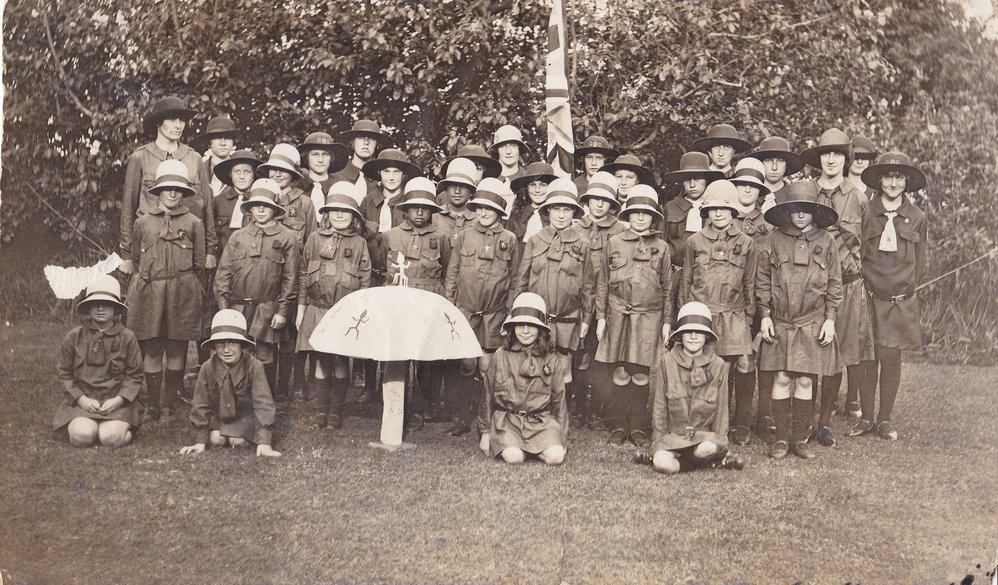 The first group of girl guides and brownies - Te Puke
