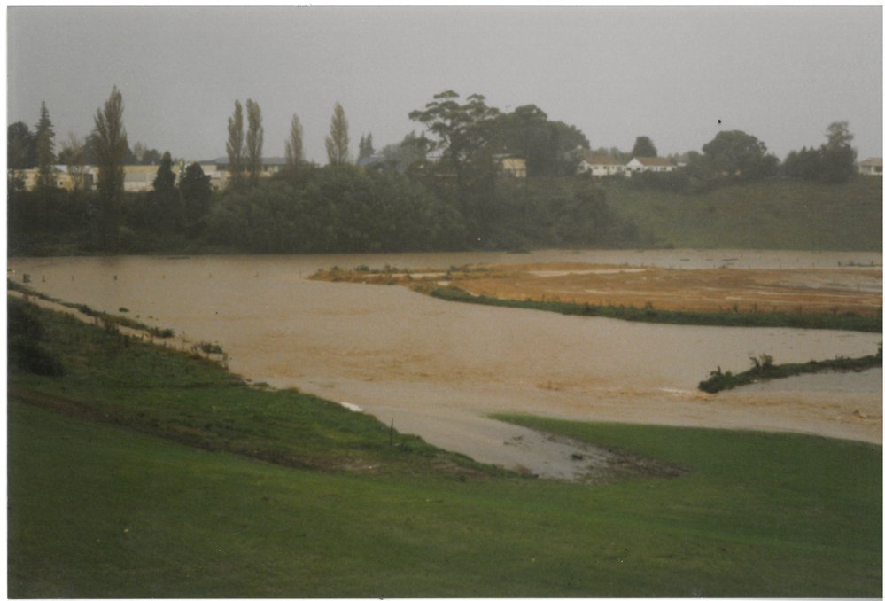 Flooding at Te Puke in May 1999