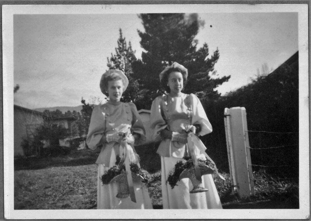Mrs O. Holmes and Miss G. Thomas