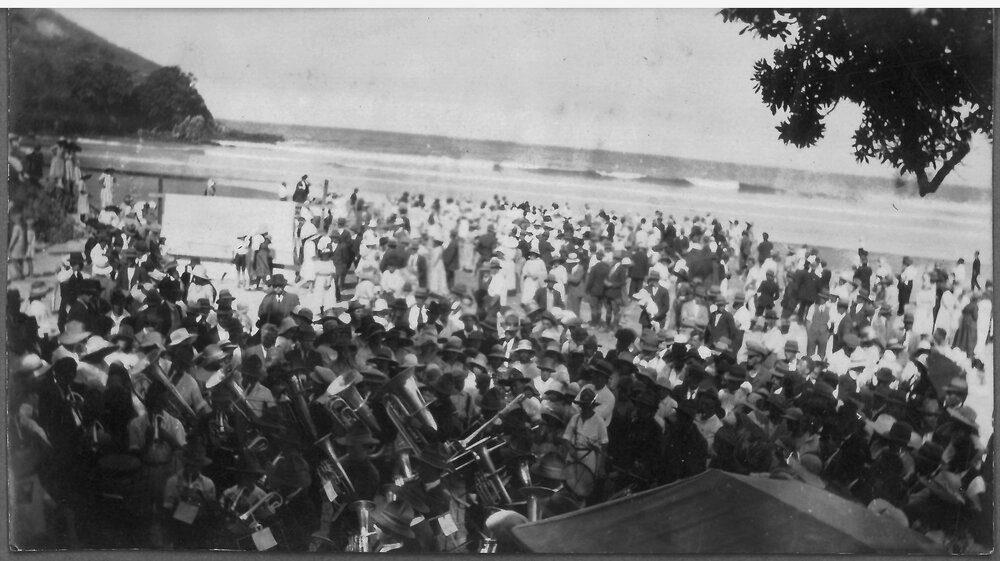 Kingsford Smith arrives at Athenree