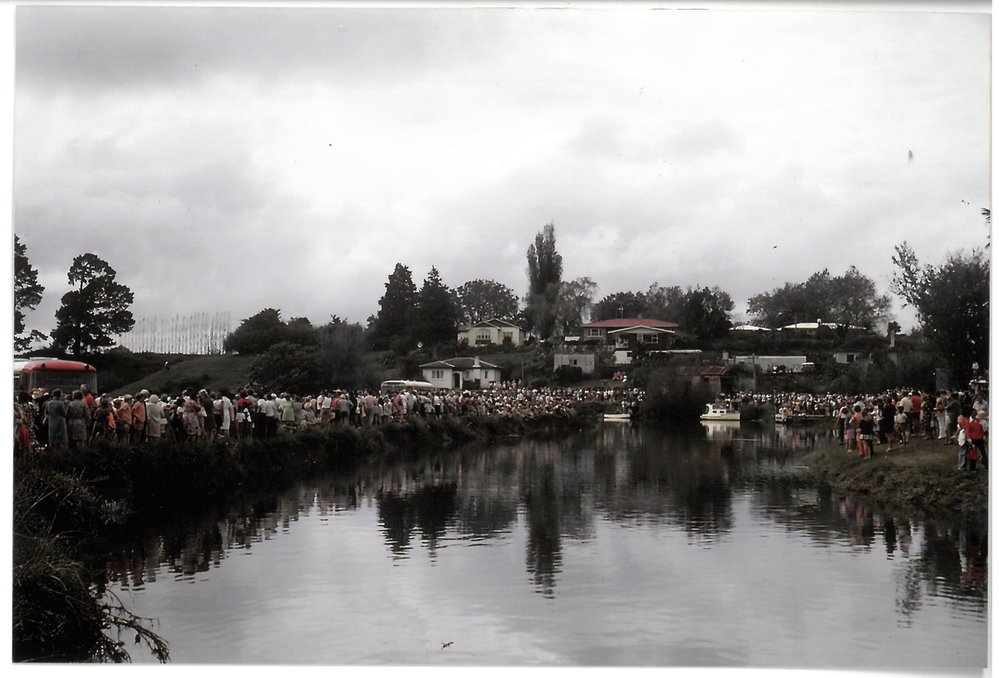 Crowds at the river