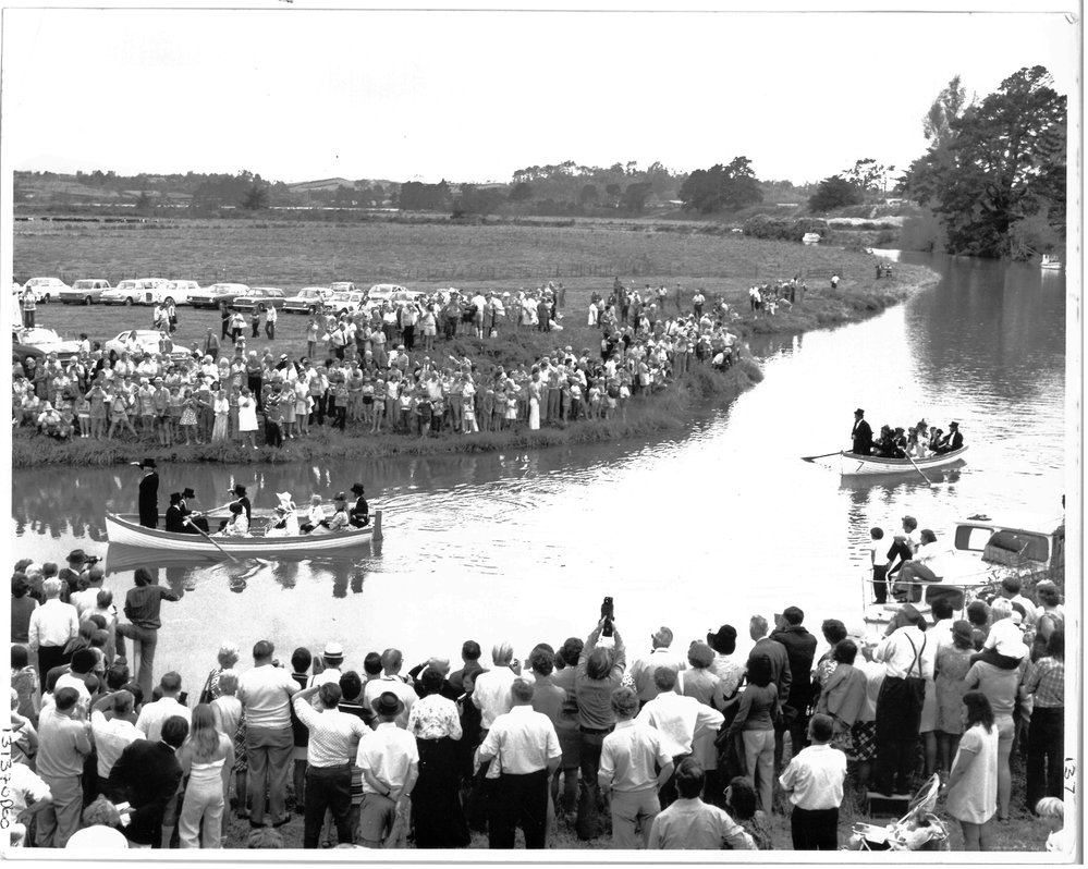 The "pioneers" approach The Landing