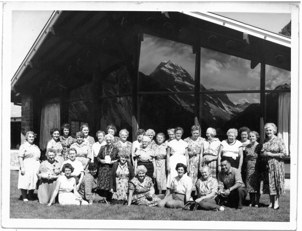 Aongatete Women's Institute on their South Island trip