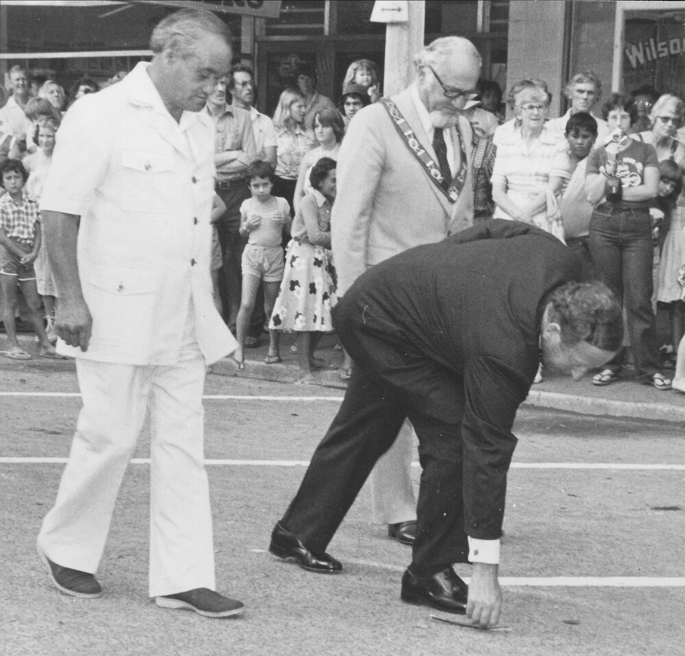Te Puke Borough Mayor Ian Johnson and the Hon. Sir David Beattie