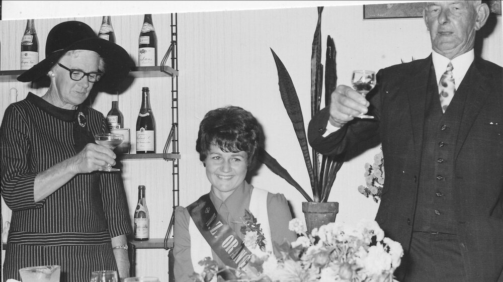 Mrs Raymond, Bay of Plenty Orange Queen Lexie Tait, Mayor Eddie Raymond