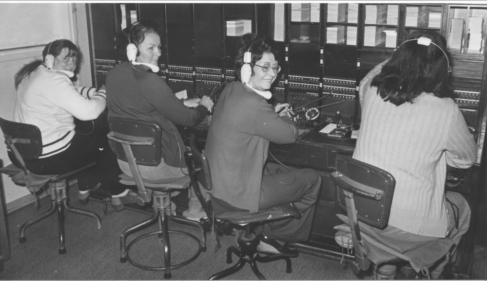 Last day of the manual telephone exchange at Te Puke 