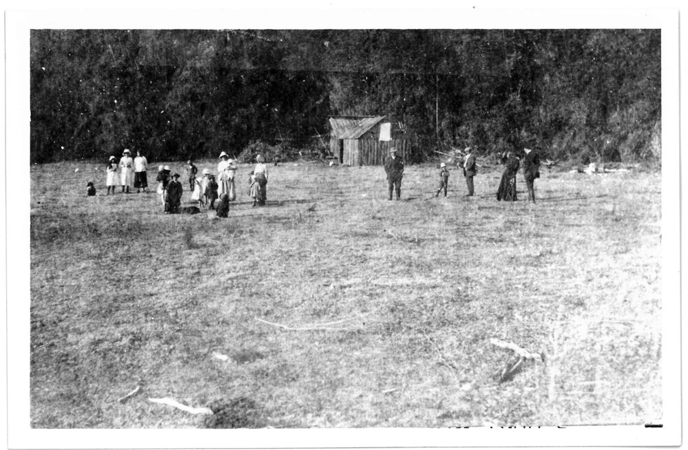 A picnic at Manawahe