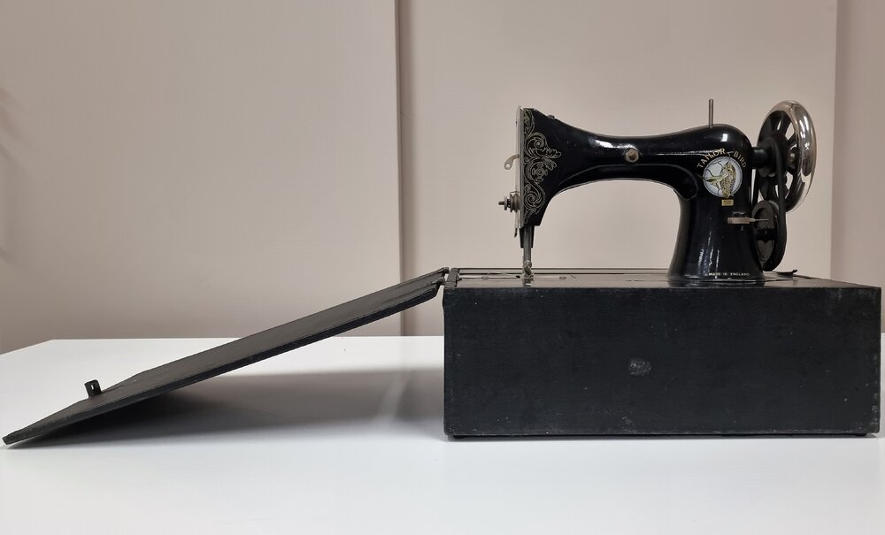 Tailor Bird portable sewing machine