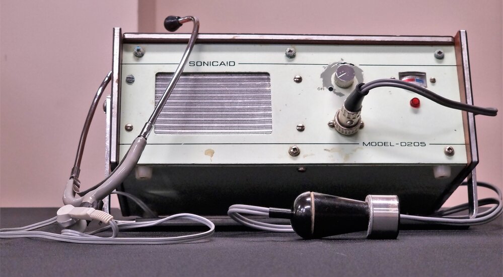 Sonicaid ultrasonic foetal heart monitor