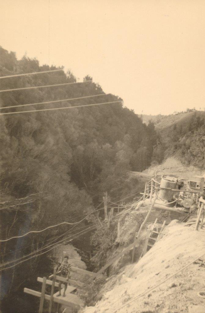 Construction of the Raymond Dam, Te Puke