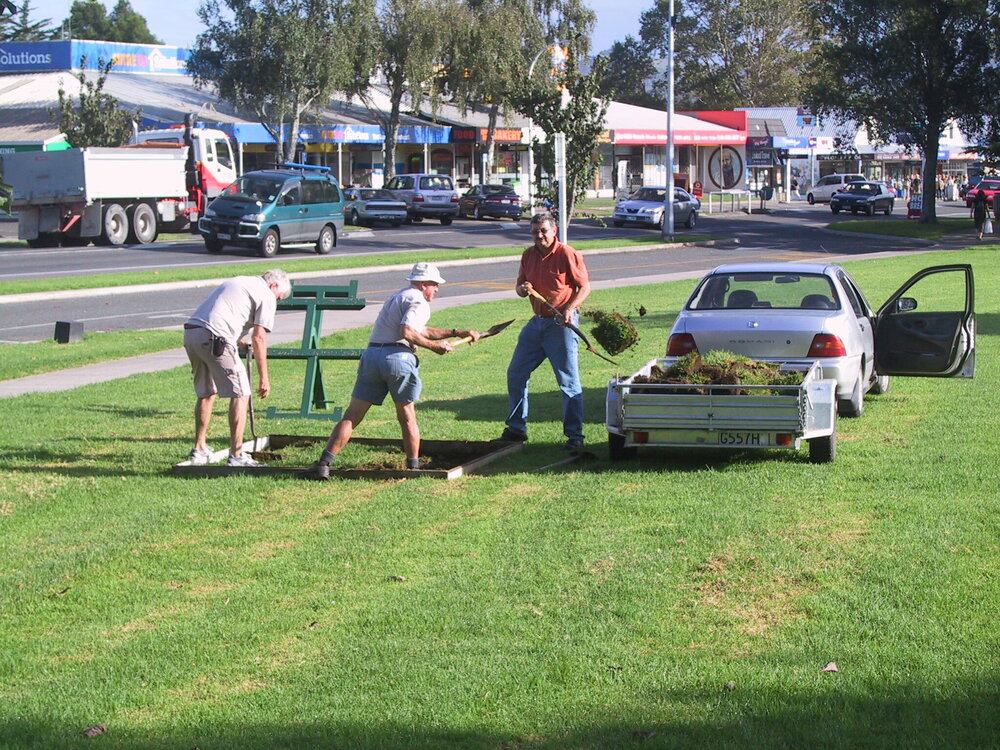 Installation of the BBQ table at Diggelmann Park