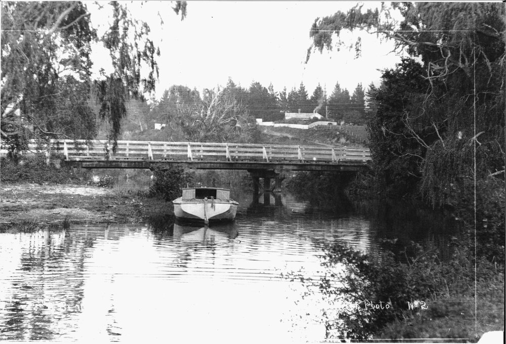 The Uretara River with the old Uretara Bridge.