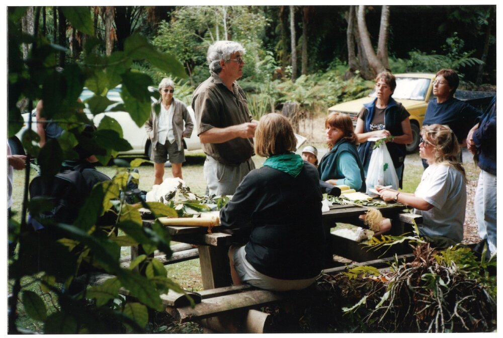 Rongoā medicine tutor Rob McGowan with a class in the bush at Pyes Pa