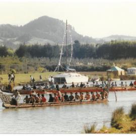 The arrival of the Takatimu and Te Awanui waka on the Uretara River