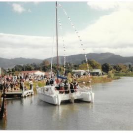 The arrival of the "Royal Barge"