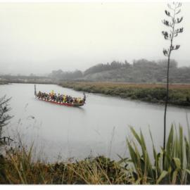 The departure of the waka on the Uretara River