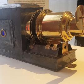 Candle driven magic lantern projector