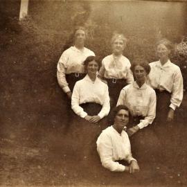 The Hunter girls, Katikati