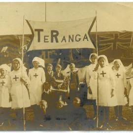 Te Ranga School pupils at the Queen Carnival in Te Puke, 1918