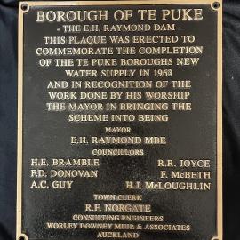 Plaque celebrating the completion of Te Puke's new water supply.
