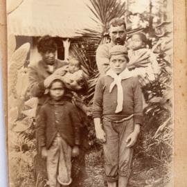 Alf Faulkner with children