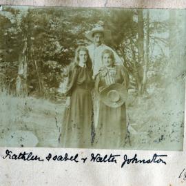 Mary, Walter and Henrietta Johnston at Hillside