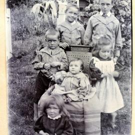 Hugh and Susan Stewart's children at Katikati.