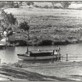 Sam Middlebrook's houseboat on the Uretara River in 1930. 