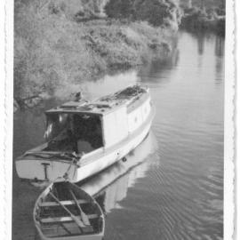 Boat travelling along the Uretara River