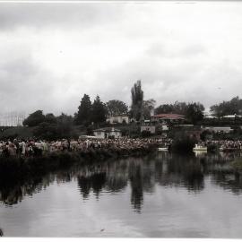 Crowds at the river