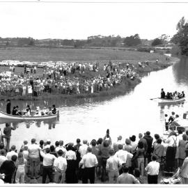 The "pioneers" approach The Landing