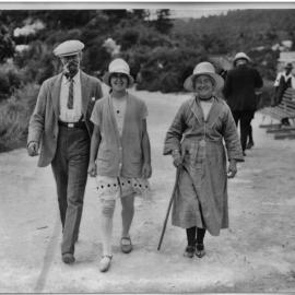 Thomas, Annie and Sarah Tanner at Whakarewarewa